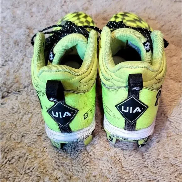 UnderArmour Football Cleats - Picture 3 of 6